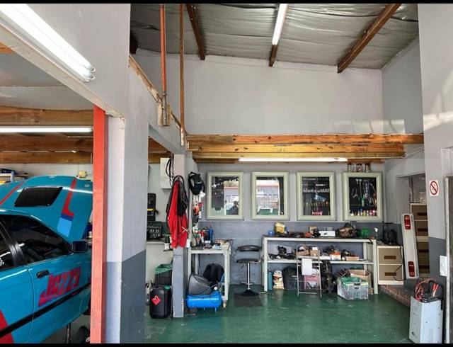 INDUSTRIAL PROPERTY TO RENT IN SIDWELL